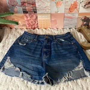 These are super cute shorts with a wide variety of outfits!😙